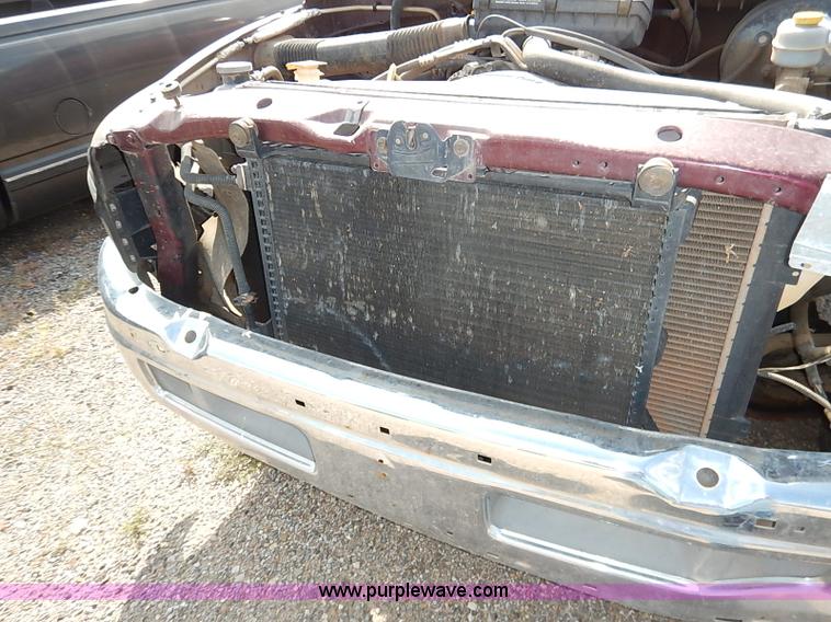 image for item I5438 2000 Dodge Ram 1500 Quad Cab pickup truck