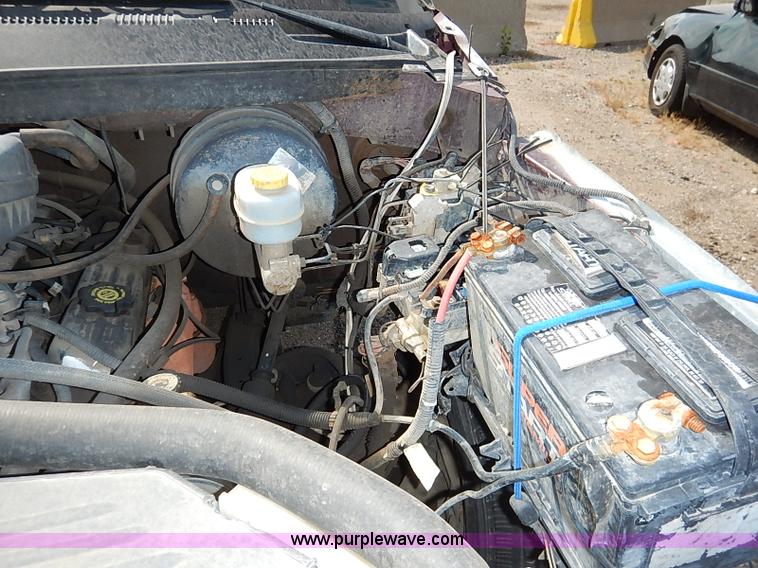 image for item I5438 2000 Dodge Ram 1500 Quad Cab pickup truck