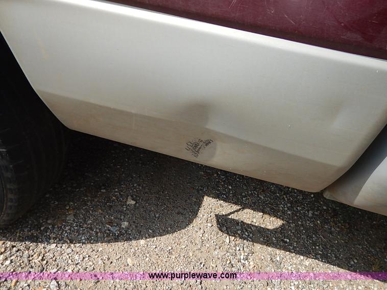 image for item I5438 2000 Dodge Ram 1500 Quad Cab pickup truck