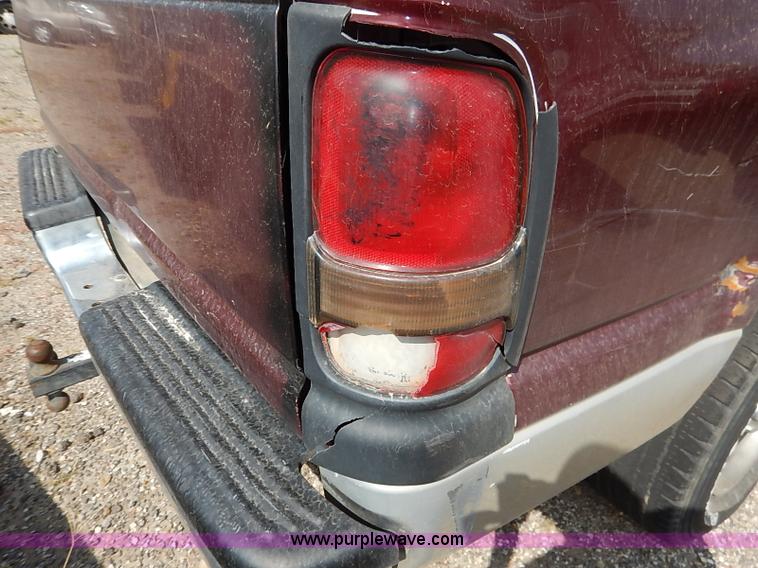 image for item I5438 2000 Dodge Ram 1500 Quad Cab pickup truck