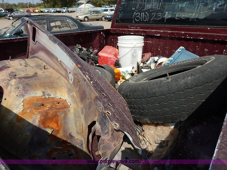 image for item I5438 2000 Dodge Ram 1500 Quad Cab pickup truck