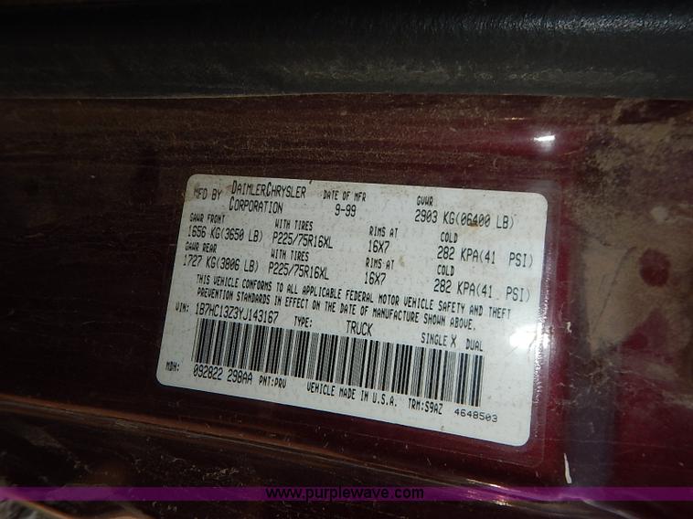 image for item I5438 2000 Dodge Ram 1500 Quad Cab pickup truck