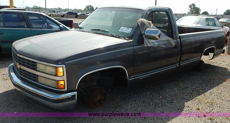 image for item I5439 1991 Chevrolet Silverado 1500 pickup truck