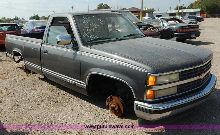 image for item I5439 1991 Chevrolet Silverado 1500 pickup truck