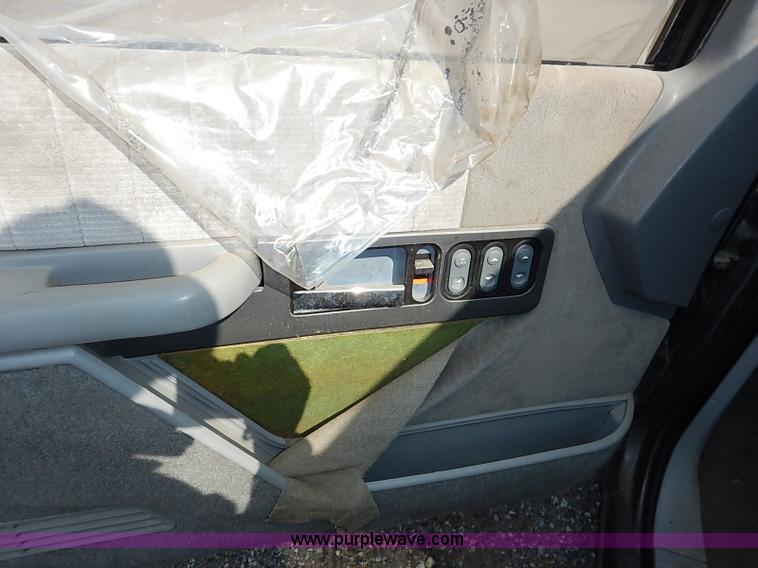 image for item I5439 1991 Chevrolet Silverado 1500 pickup truck