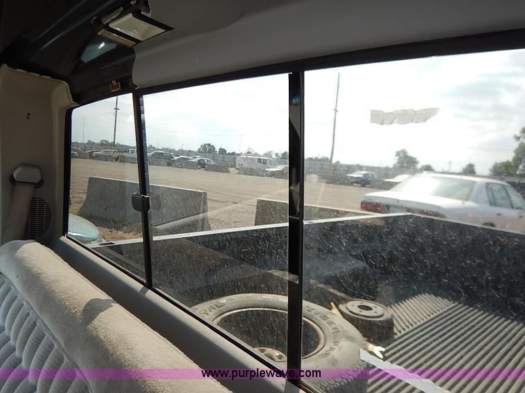 image for item I5439 1991 Chevrolet Silverado 1500 pickup truck