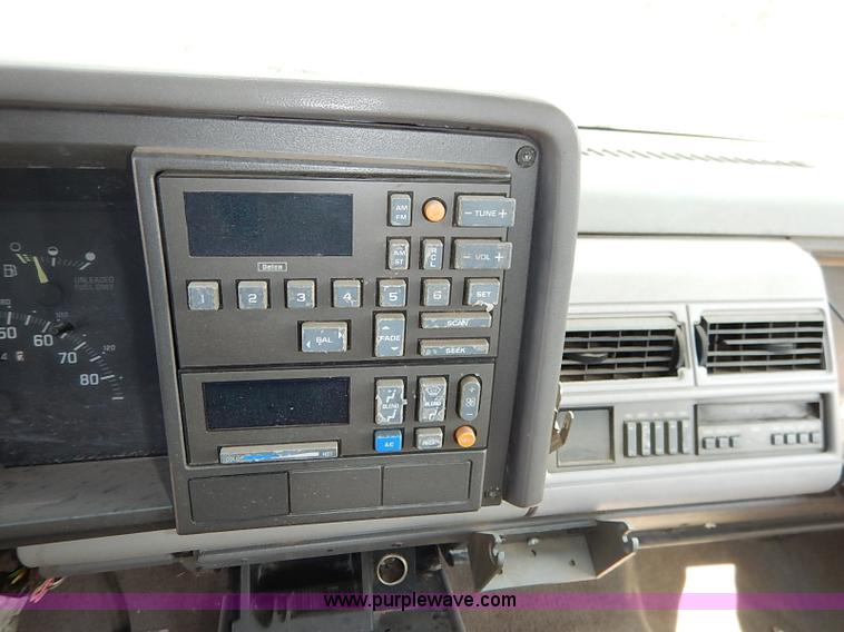 image for item I5439 1991 Chevrolet Silverado 1500 pickup truck