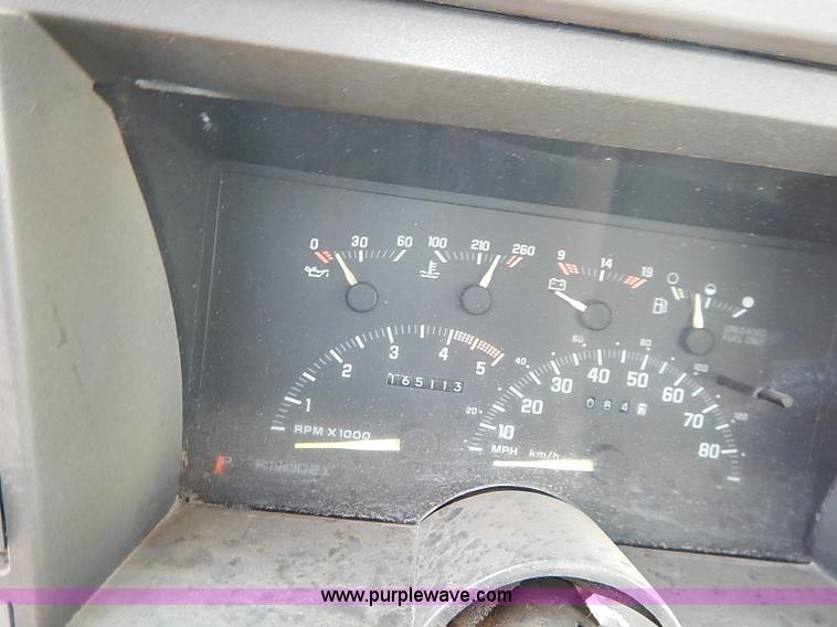 image for item I5439 1991 Chevrolet Silverado 1500 pickup truck