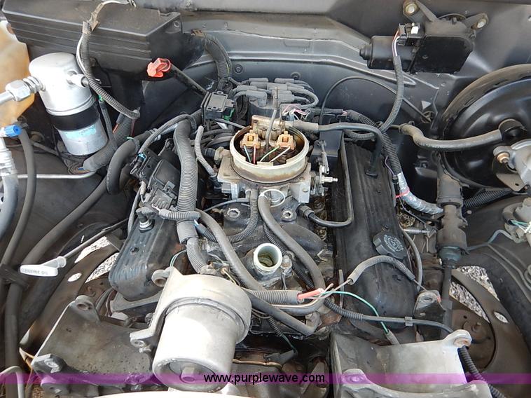 image for item I5439 1991 Chevrolet Silverado 1500 pickup truck