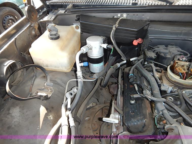 image for item I5439 1991 Chevrolet Silverado 1500 pickup truck