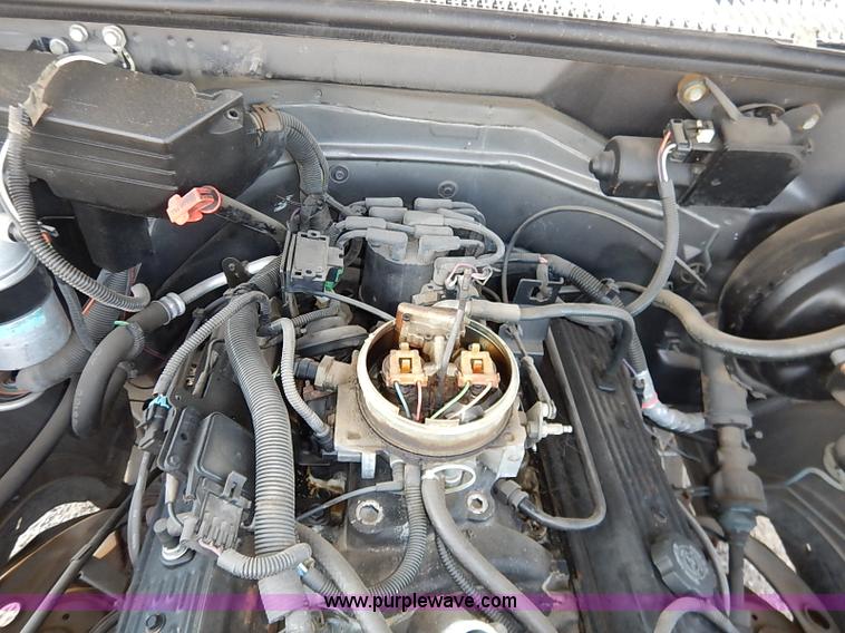 image for item I5439 1991 Chevrolet Silverado 1500 pickup truck