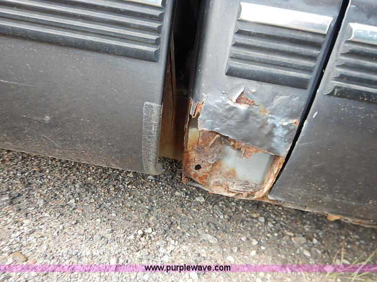 image for item I5439 1991 Chevrolet Silverado 1500 pickup truck