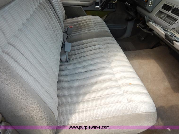 image for item I5439 1991 Chevrolet Silverado 1500 pickup truck