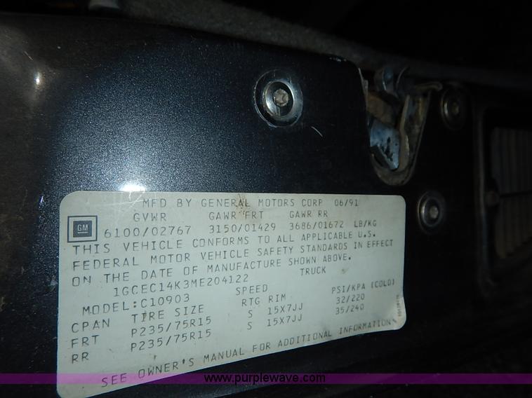 image for item I5439 1991 Chevrolet Silverado 1500 pickup truck