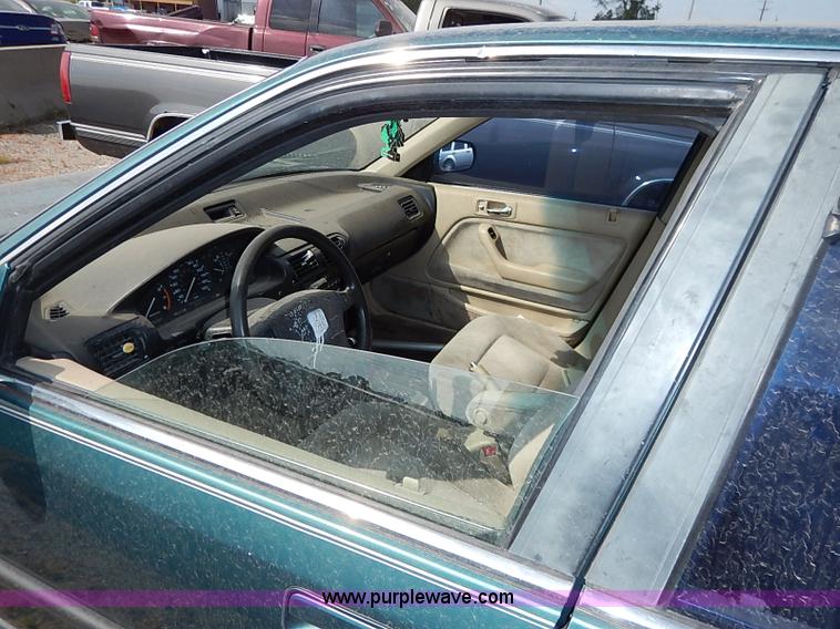 image for item I5440 1993 Honda Accord LX