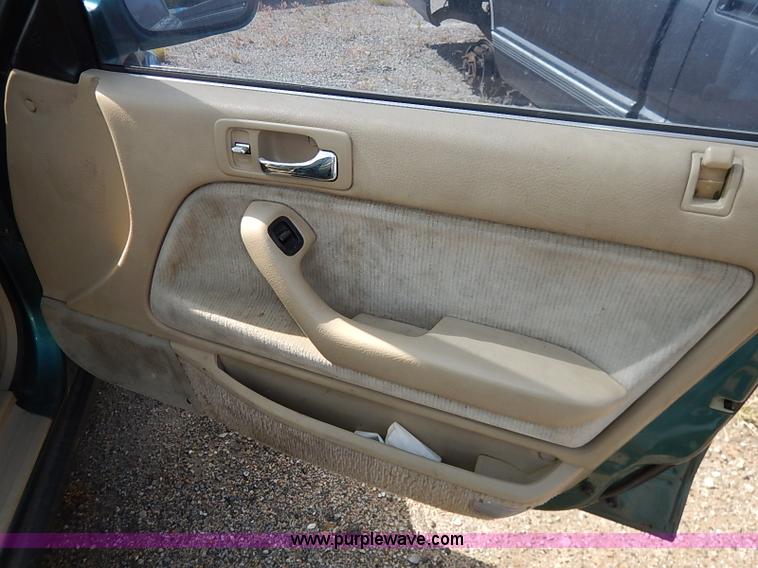 image for item I5440 1993 Honda Accord LX