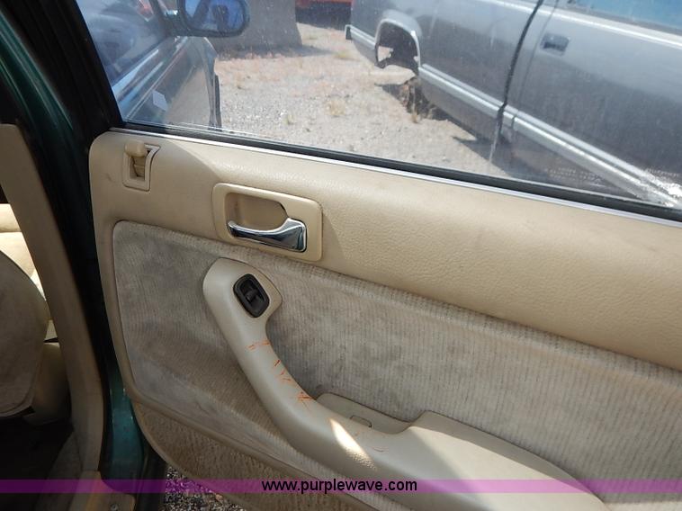 image for item I5440 1993 Honda Accord LX