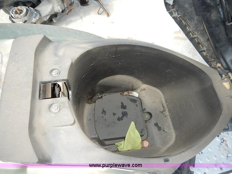 image for item I5441 2013 Bashen moped