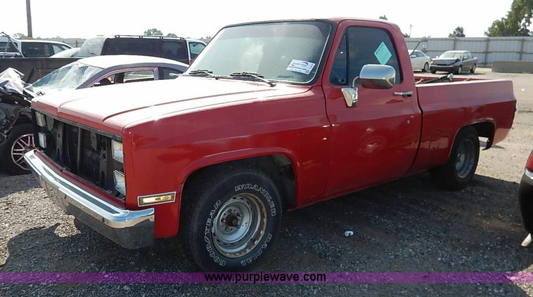 image for item I5443 1986 Chevrolet Silverado 10 pickup truck