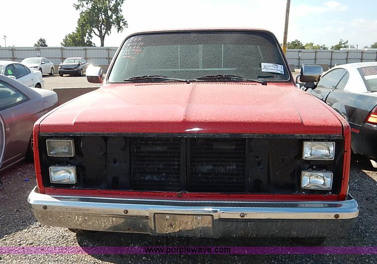 image for item I5443 1986 Chevrolet Silverado 10 pickup truck