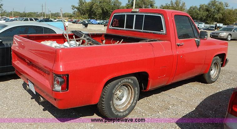 image for item I5443 1986 Chevrolet Silverado 10 pickup truck