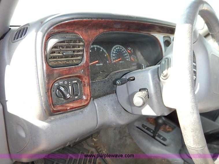 image for item I5445 2000 Dodge Durango SLT SUV