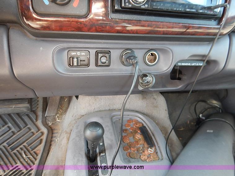 image for item I5445 2000 Dodge Durango SLT SUV