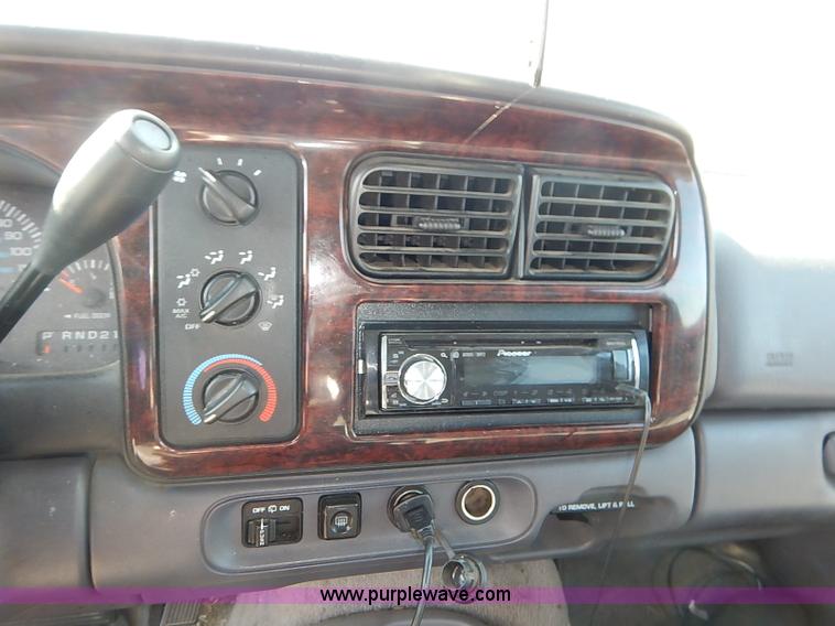 image for item I5445 2000 Dodge Durango SLT SUV