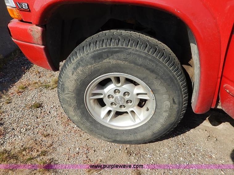 image for item I5445 2000 Dodge Durango SLT SUV