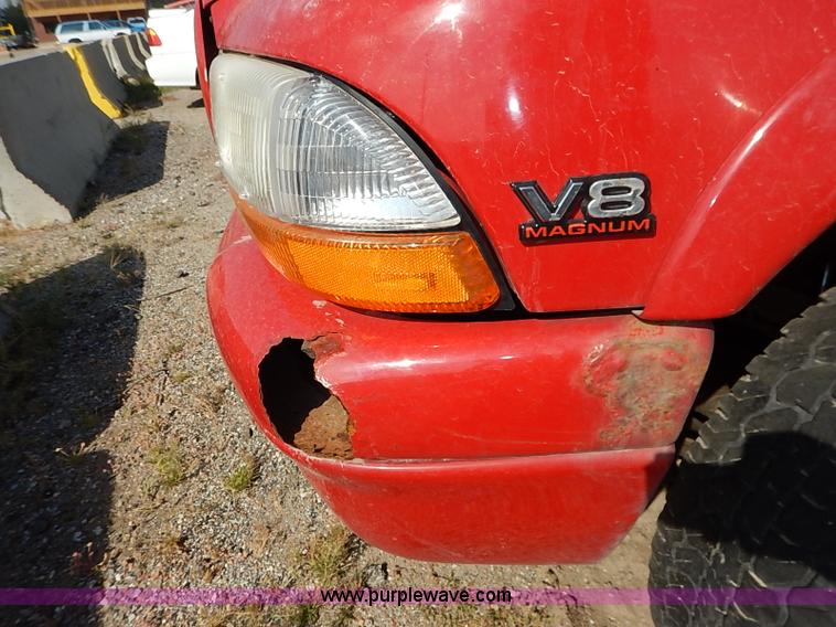 image for item I5445 2000 Dodge Durango SLT SUV