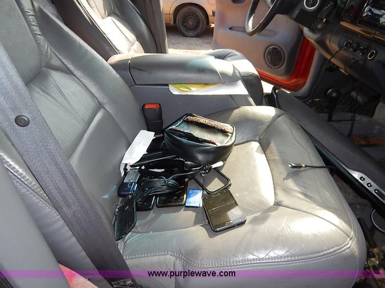 image for item I5445 2000 Dodge Durango SLT SUV