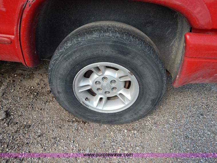 image for item I5445 2000 Dodge Durango SLT SUV