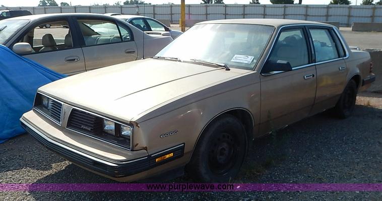 image for item I5446 1985 Pontiac 6000