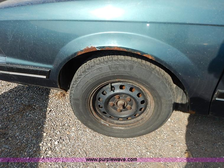 image for item I5447 1992 Buick Century Special