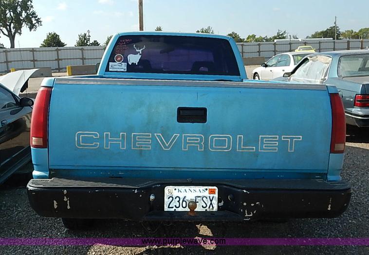image for item I5448 1993 Chevrolet Cheyenne 1500 pickup truck