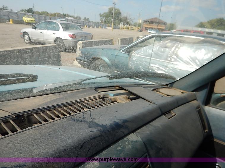 image for item I5448 1993 Chevrolet Cheyenne 1500 pickup truck