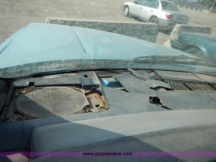 image for item I5448 1993 Chevrolet Cheyenne 1500 pickup truck