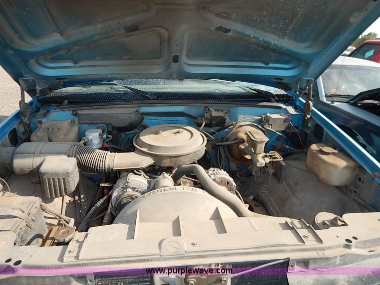 image for item I5448 1993 Chevrolet Cheyenne 1500 pickup truck