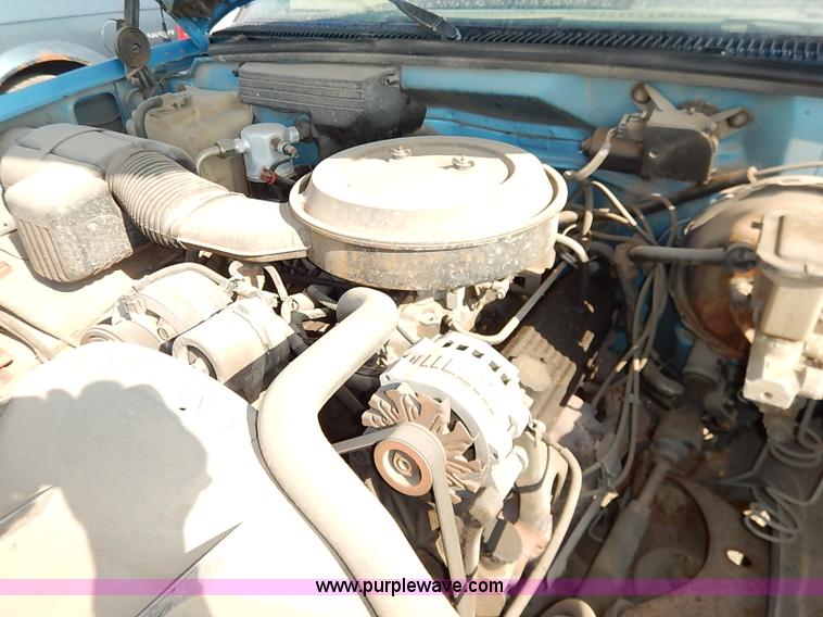 image for item I5448 1993 Chevrolet Cheyenne 1500 pickup truck