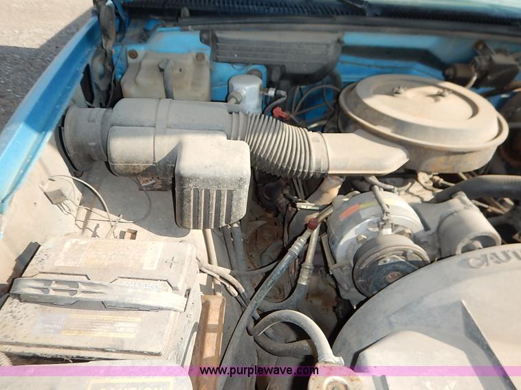 image for item I5448 1993 Chevrolet Cheyenne 1500 pickup truck