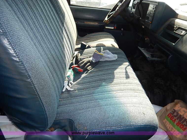 image for item I5448 1993 Chevrolet Cheyenne 1500 pickup truck