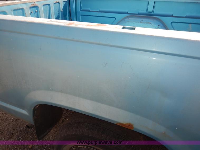 image for item I5448 1993 Chevrolet Cheyenne 1500 pickup truck