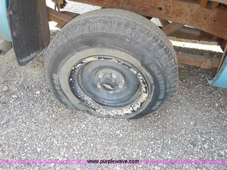 image for item I5448 1993 Chevrolet Cheyenne 1500 pickup truck