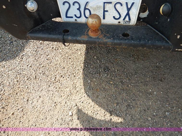 image for item I5448 1993 Chevrolet Cheyenne 1500 pickup truck