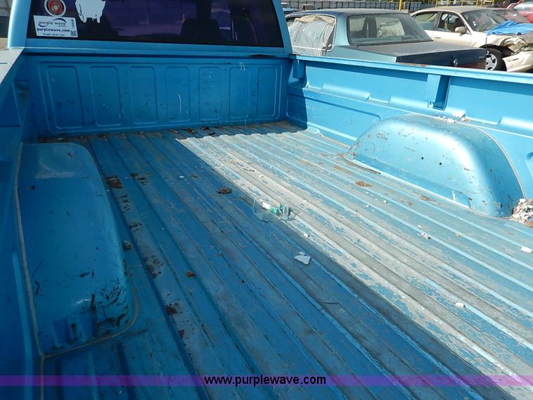 image for item I5448 1993 Chevrolet Cheyenne 1500 pickup truck