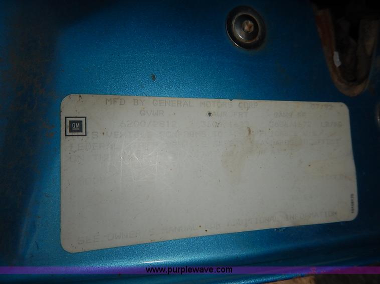 image for item I5448 1993 Chevrolet Cheyenne 1500 pickup truck