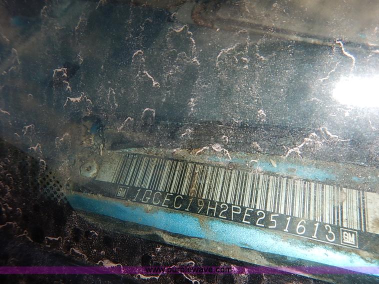 image for item I5448 1993 Chevrolet Cheyenne 1500 pickup truck