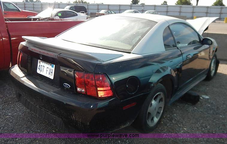 image for item I5449 2000 Ford Mustang