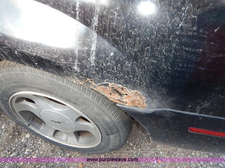 image for item I5449 2000 Ford Mustang