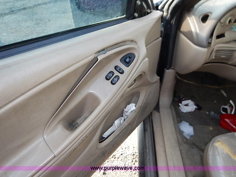 image for item I5449 2000 Ford Mustang